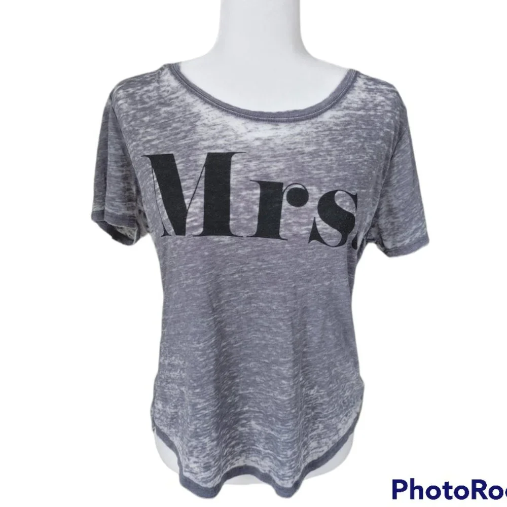 Mrs T-Shirt - Size Medium - Picture 1 of 2
